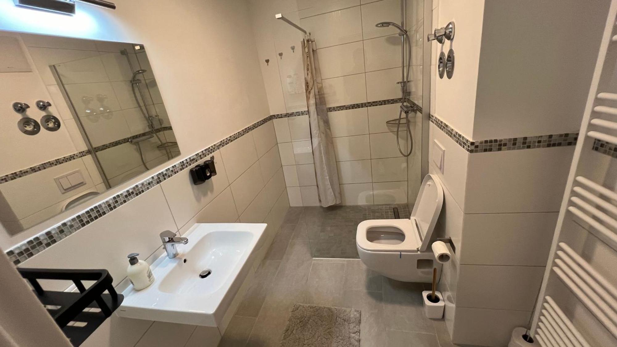 Reviv - Traumhaftes 3 Zimmer Apartment Brühl Exterior foto